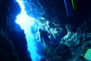 瀬底島は地形王国