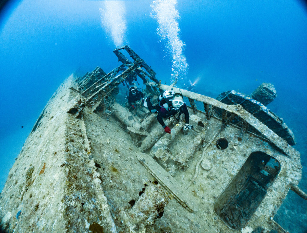 船体後方の掃海具